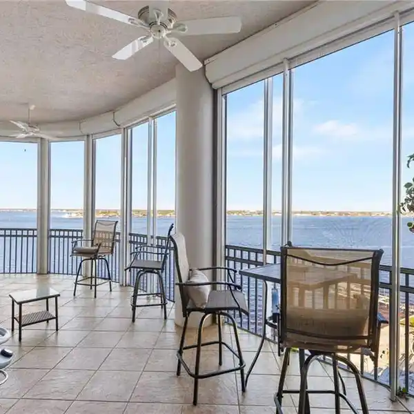 FULLY FURNISHED PENTHOUSE WITH RIVER AND DOWNTOWN VIEWS