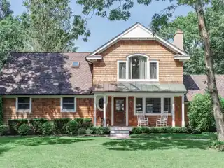 True Vacation Home in Pine Neck Landing with a Private Beach