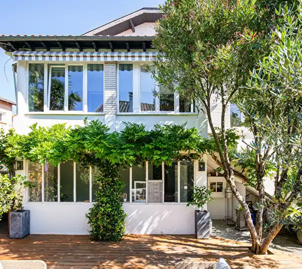 RENOVATED HOME IN THE POPULAR COTE PAVEE DISTRICT