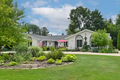 Sunlit Ranch with Walkout Lower Level
