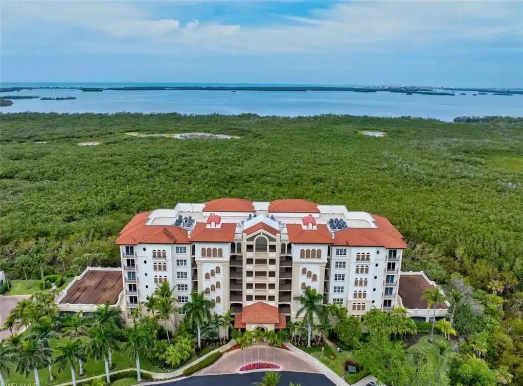 Exquisite Property with Breathtaking Views