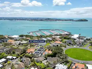 Stunning Abode Is the Epitome of Luxury Living