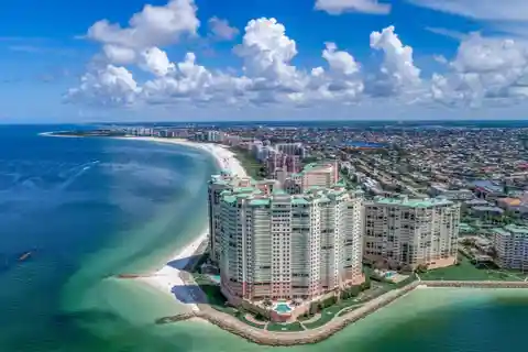 Florida Resort-Style Living in a Tropical Paradise