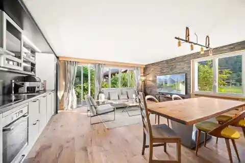 Charming Apartment with Warm Ambiance