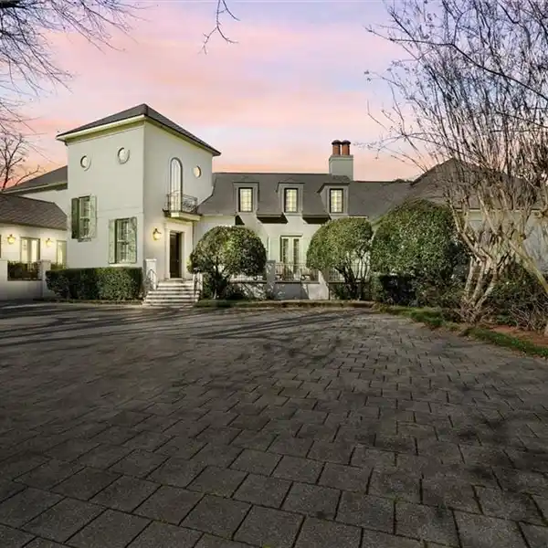 BREATHTAKING LUXURY HOME ON 2.5 ACRES