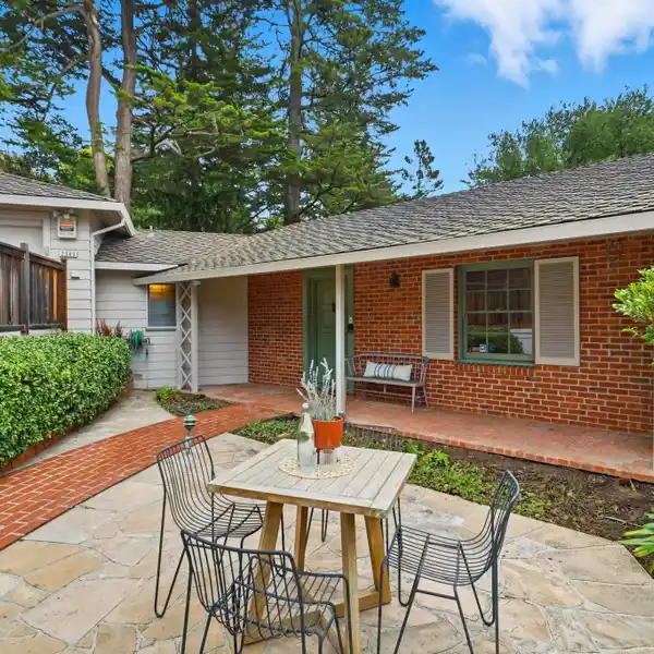 TRANQUIL MONTCLAIR OASIS WITH VINTAGE CHARM & MODERN UPDATES