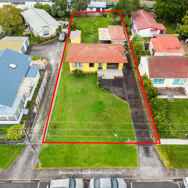RARE OPPORTUNITY IN PRIME TAKAPUNA