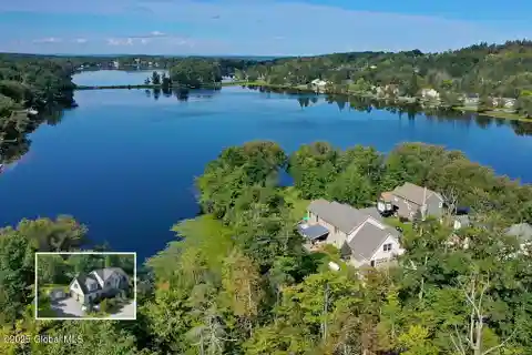 A Piece of True Waterfront Paradise