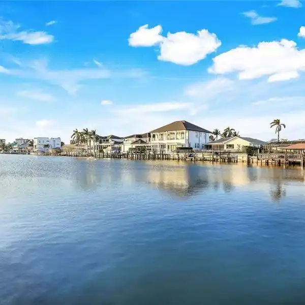 REMARKABLE POOL HOME WITH DIRECT GULF ACCESS