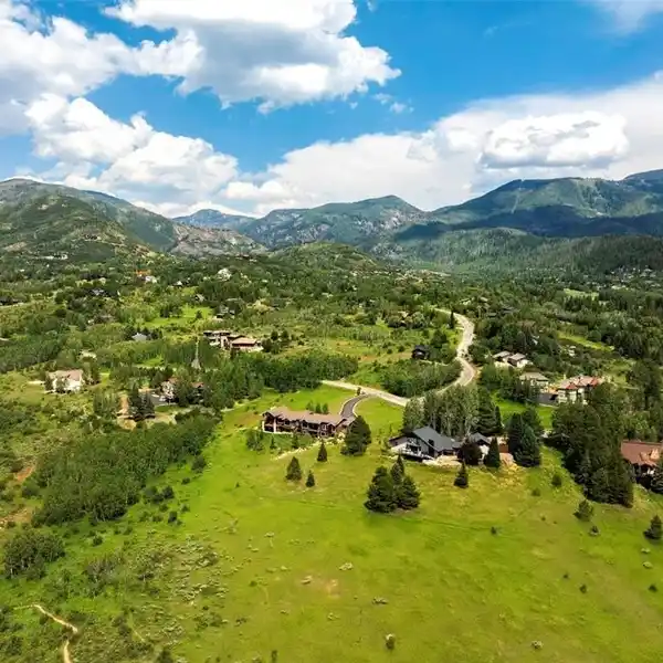 PRIVACY AND LUXURY IN EXCLUSIVE FISH CREEK MEADOWS