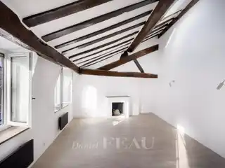 Charming Period Flat with Exposed Beams
