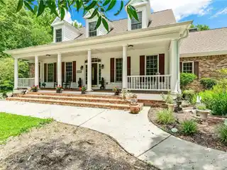Peaceful Living on 12 Serene Acres