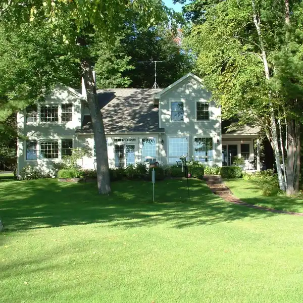 SPECTACULAR HOME ON SKEGEMOG POINT