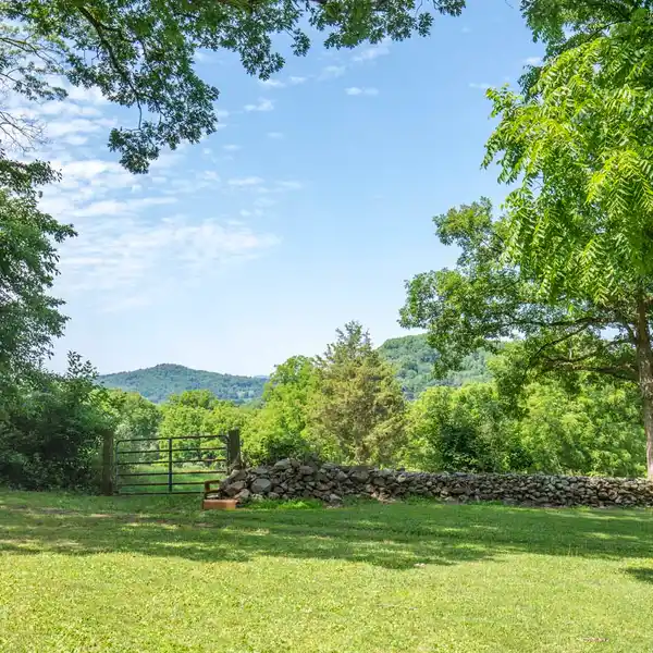 MAJESTIC 85-PLUS-ACRE SANCTUARY