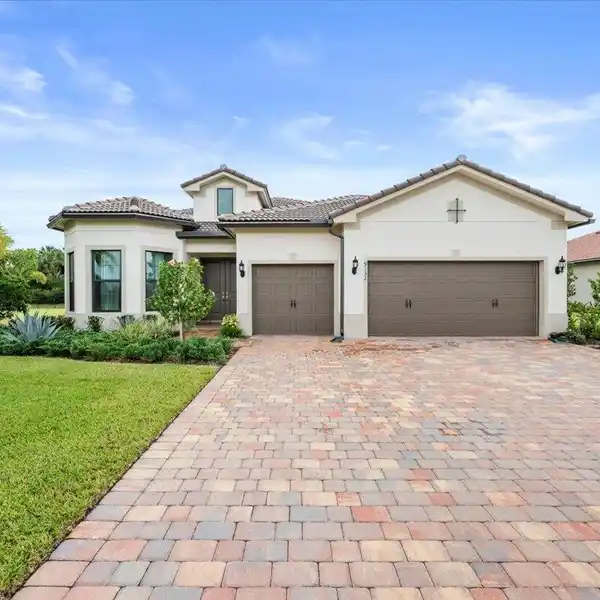 ELEGANT OVERSIZED SINGLE STORY HOME