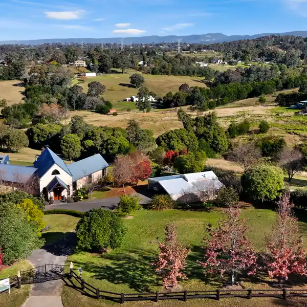 MAGICAL 10-ACRE PROPERTY