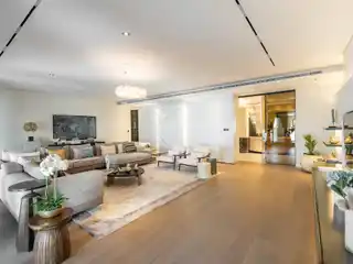 Bespoke Exclusive Six Bedroom Penthouse in Palm Jumeirah