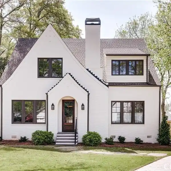 NEWLY-BUILT LUXURY HOME