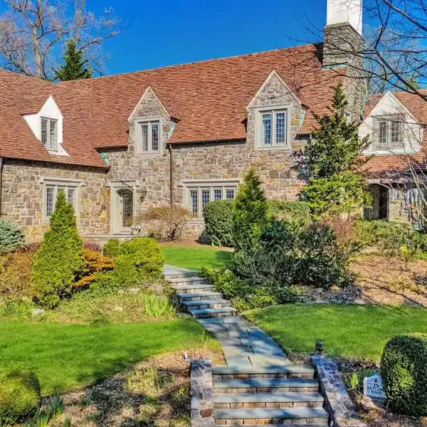 MASTERFULLY RESTORED TUDOR