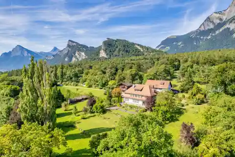 Estate in Maienfeld: Steeped in History, Surrounded by Mountain Scenery