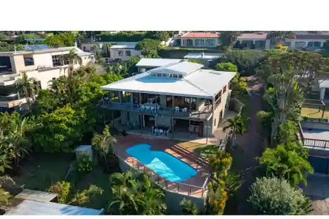 Dual-level Sanctuary with Stunning Sea Views