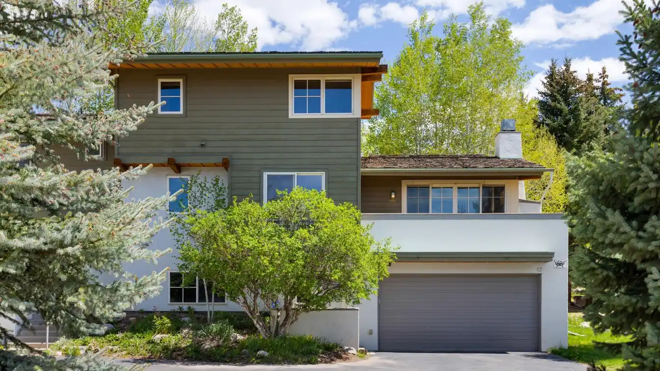Serene Space in the Heart of Singletree