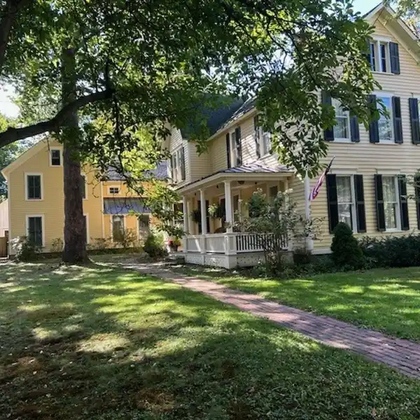 SPECIAL VINTAGE HOME IN THE HEART OF THE VILLAGE