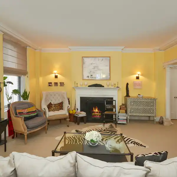 DELIGHTFUL CLASSIC PREWAR APARMENT WITH LOVELY ORIGINAL FEATURES