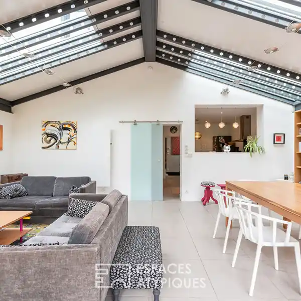 FUNCTIONAL INDUSTRIAL STYLE IN A SOUGHT-AFTER LOCATION