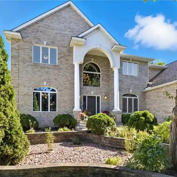 BEAUTIFULLY DESIGNED CUSTOM HOME