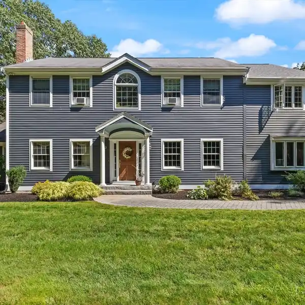 HIGHLY DESIRABLE EAST BOXFORD BEAUTIFUL COLONIAL
