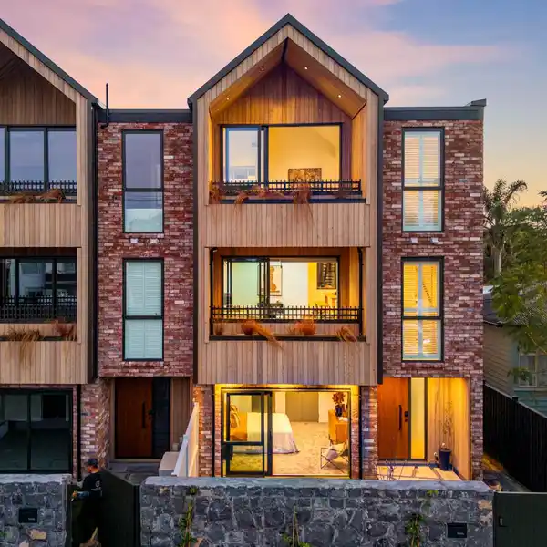 MODERN HOME IN EXCLUSIVE NEW GATED DEVELOPMENT