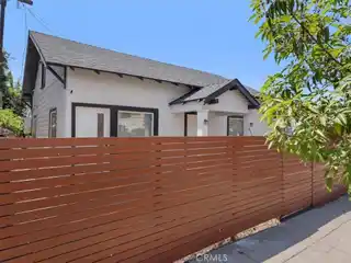 Remodeled Mid-Wilshire Home with Private Upstairs Unit