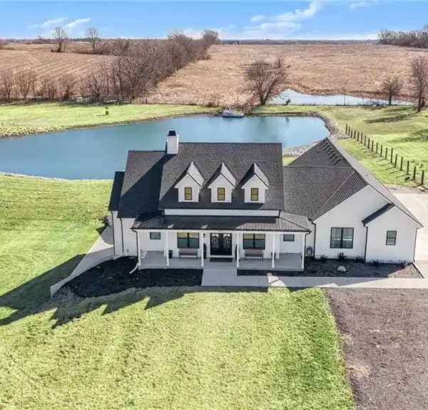 NEW CUSTOM BUILD LOCATED ON 10 ACRES