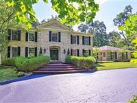 SINGLE-FAMILY HOME WITH WONDERFUL OUTDOOR ENTERTAINMENT SPACE