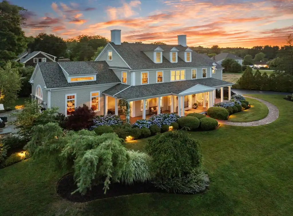 Exquisite Custom Colonial