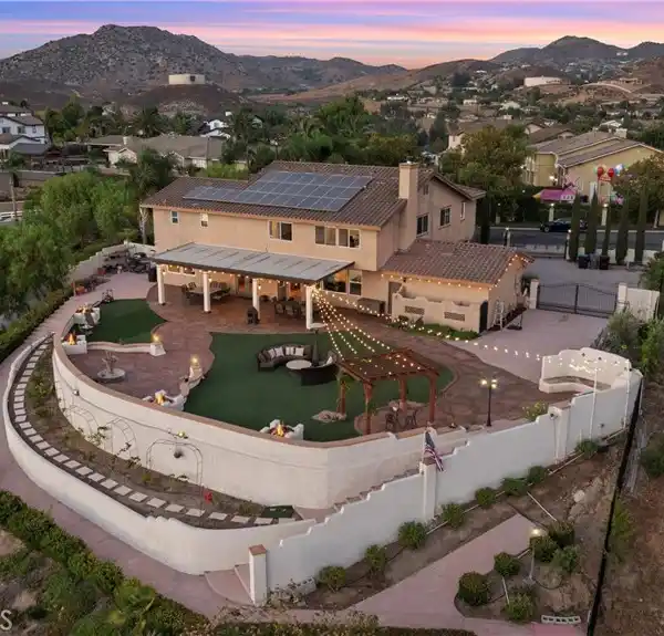 EXQUISITE ESTATE IN TRANQUIL NORCO HILLS
