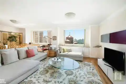 Luxury Living Above Central Park's Canopy