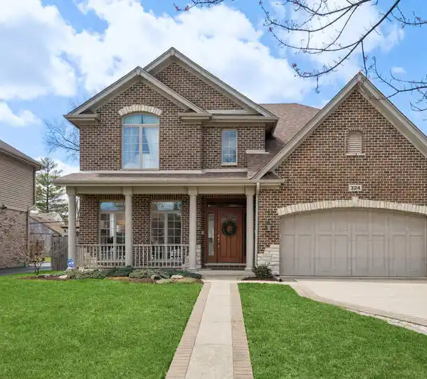 NEWER BUILD IN COVETED PARK MANOR