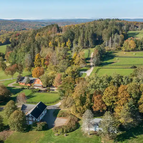 EXCEPTIONAL EQUESTRIAN ESTATE  OF 185 ACRES