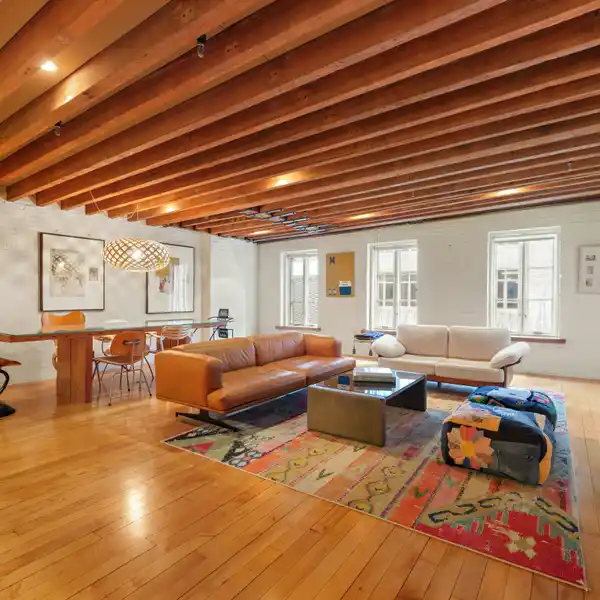 ICONIC FULL-FLOOR LOFT WITH TIMELESS CHARACTER