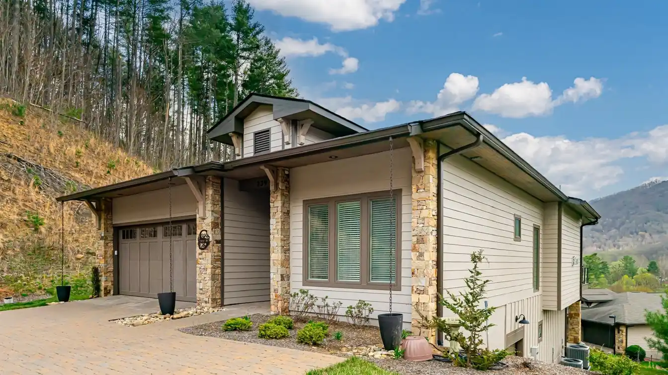 Create Your Dream Home in the Views