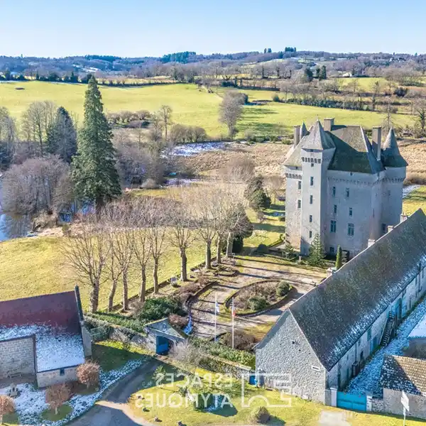 IMPOSING HISTORICAL MONUMENT