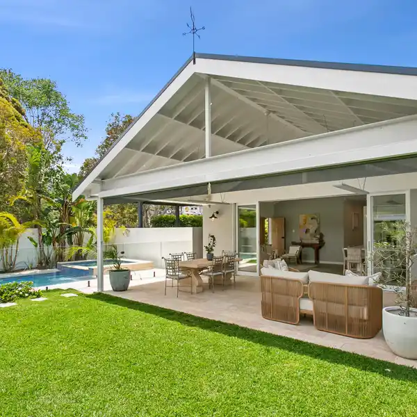 ELEGANT CROMER RESIDENCE WITH LUSH TROPICAL LANDSCAPING