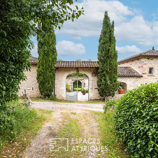 MAGNIFICENT ESTATE IN A NATURAL SETTING