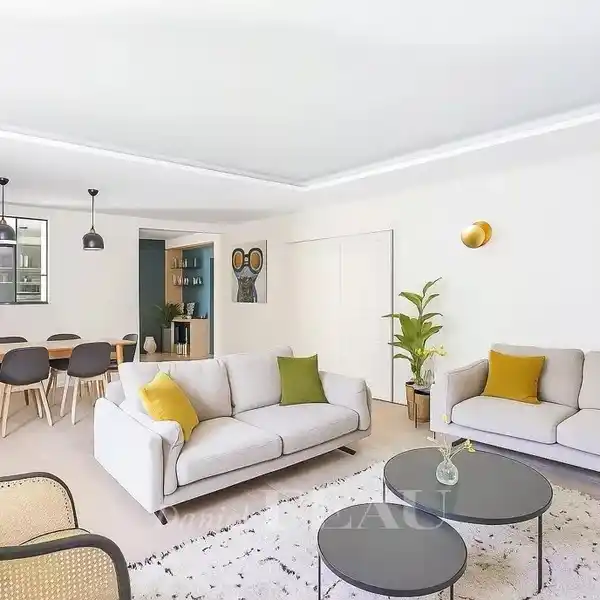 TRANQUIL FAMILY HOME NEAR PROMENADE PEREIRE