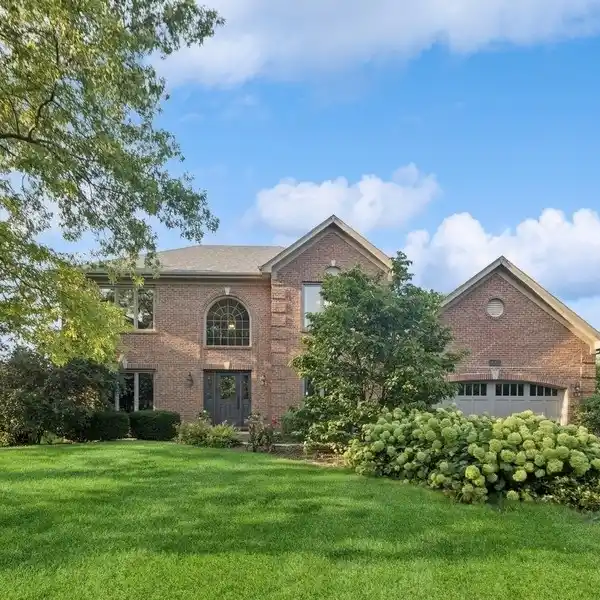 FANTASTIC HOME IN DESIRABLE OLESEN ESTATES