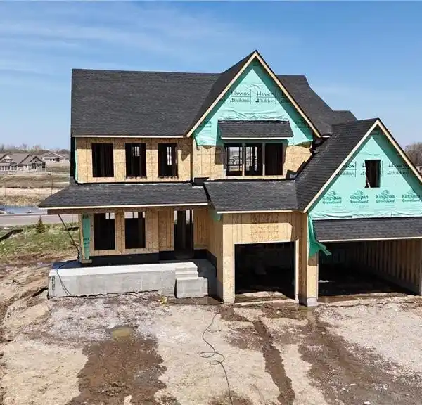 THE HILLCREST SPORT IN WESTON WOODS