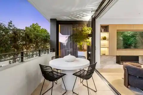 Sculptural Serenity Meets Urban Sophistication