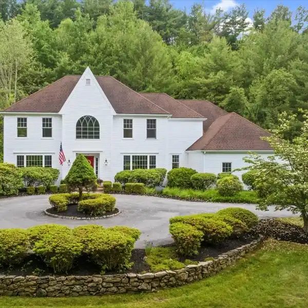IMPRESSIVE COLONIAL WITH PRIVATE YARD